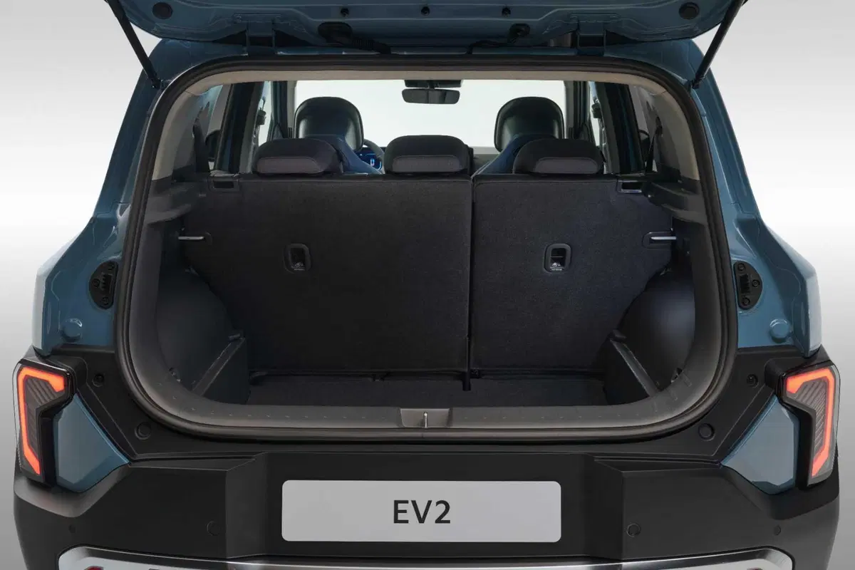 Kia EV2 si mostra per la prima volta dal vivo: ecco la versione finale (27)