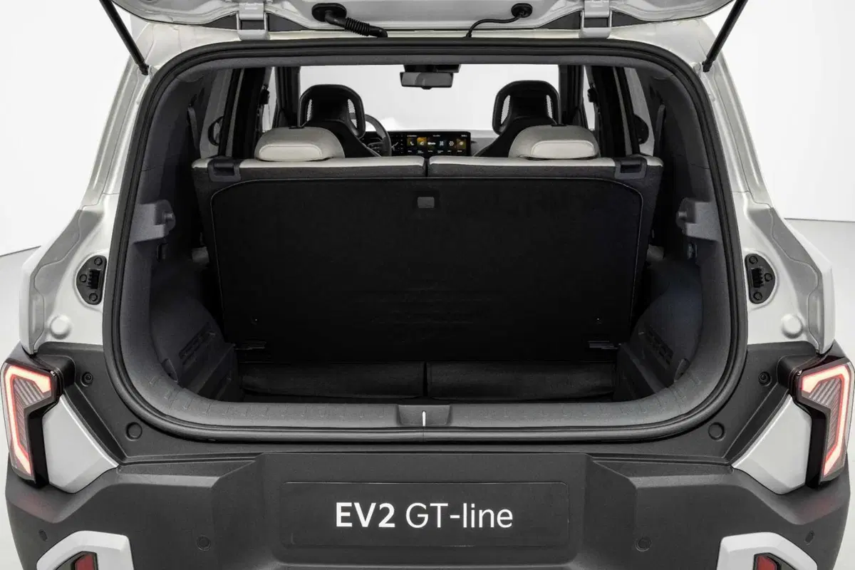 Kia EV2 si mostra per la prima volta dal vivo: ecco la versione finale (49)