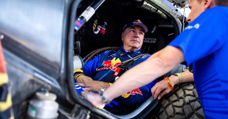 Sainz Sr dalla Dakar alla F1: &ldquo;Col nuovo regolamento capiremo tutto ai test&rdquo;. Poi la stoccata sulla Ferrari