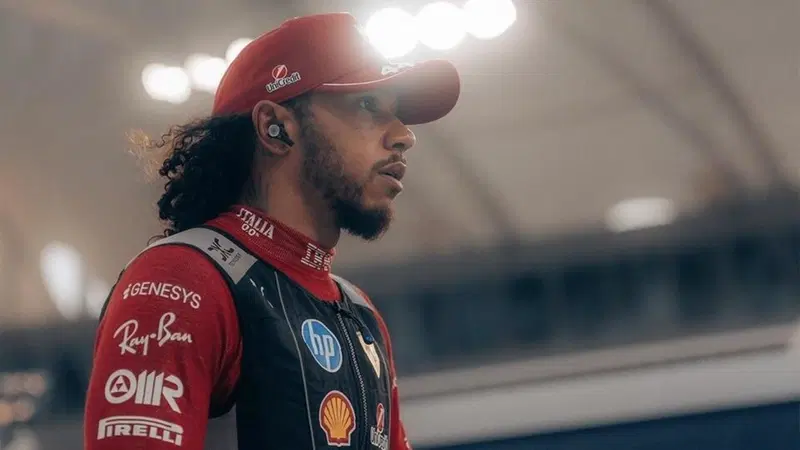 F1, Lewis Hamilton difeso da Jock Clear: &ldquo;Come Schumacher, ci sono voluti anni per vincere con Ferrari&rdquo;