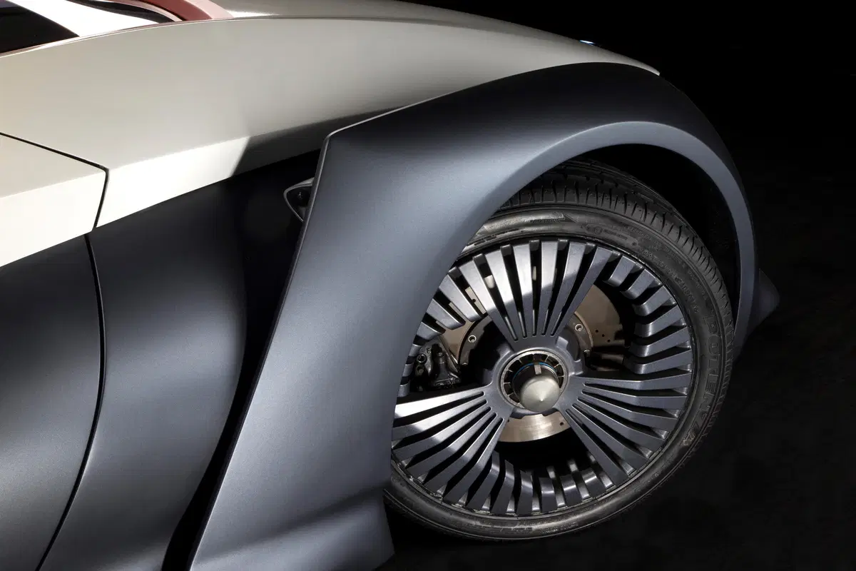 Nissan BladeGlider: la sportiva del futuro progettata con la Williams F1  (12)