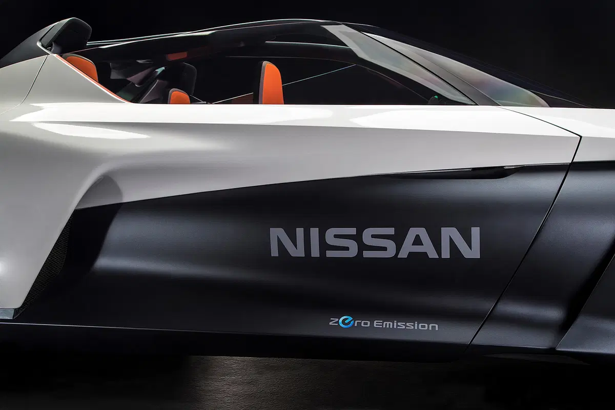 Nissan BladeGlider: la sportiva del futuro progettata con la Williams F1  (13)
