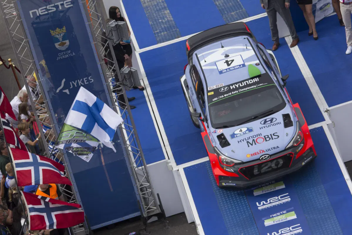 WRC 2016 con Hayden Paddon: Finlandia (17)