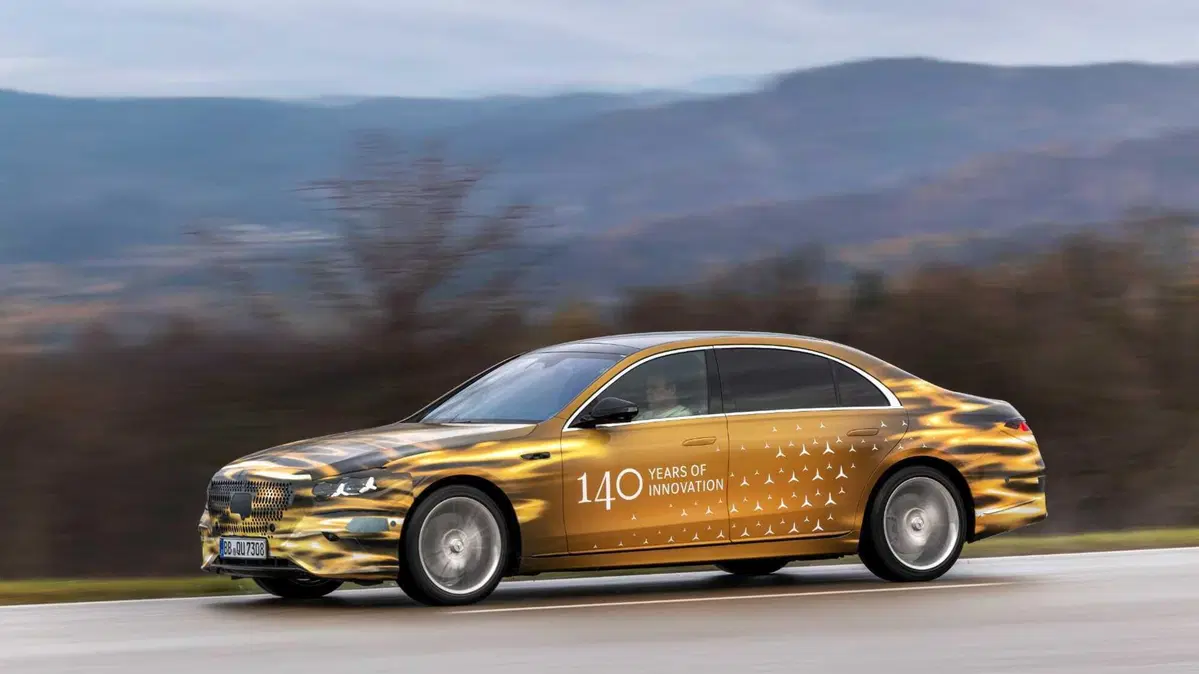 Mercedes-Benz Classe S 2026: arriva il restyling, ecco le foto spia ufficiali (4)