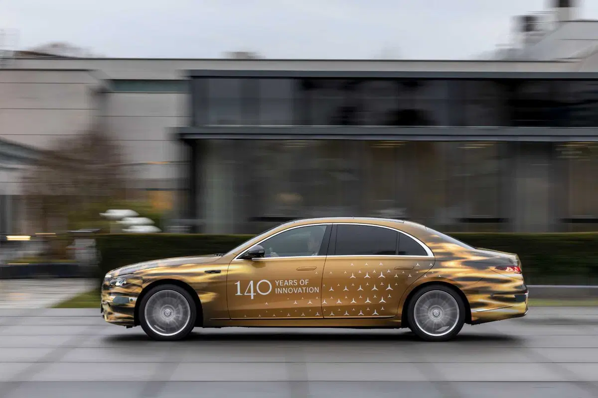 Mercedes-Benz Classe S 2026: arriva il restyling, ecco le foto spia ufficiali (11)