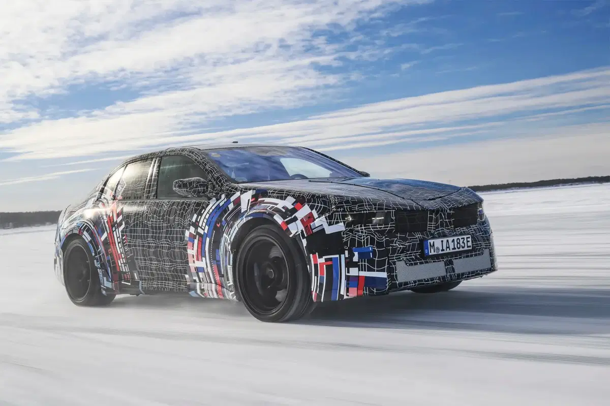 BMW M3 Elettrica: confermata con quattro motori e una batteria speciale (11)