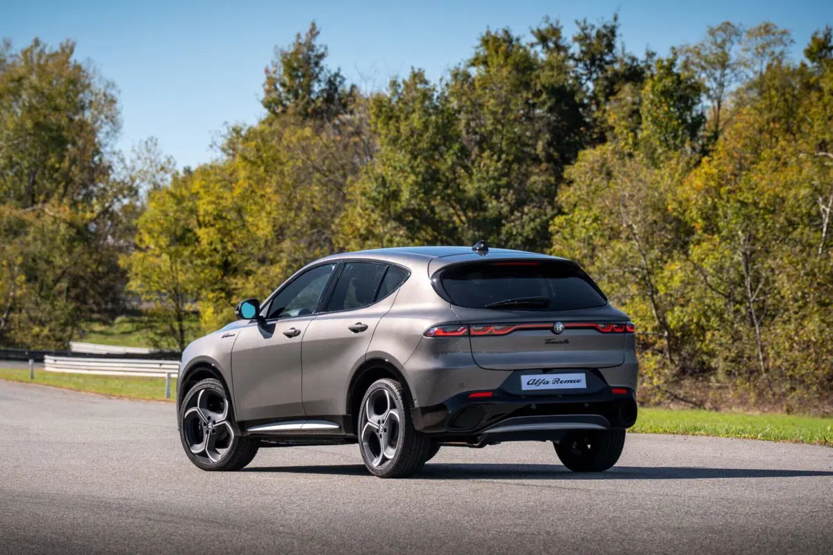 Alfa Romeo Tonale restyling USA: una sola ricetta, 2.0 turbo AWD e addio plug-in (2)
