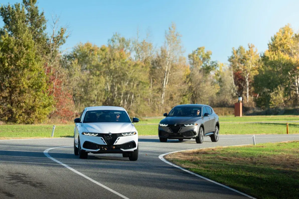 Alfa Romeo Tonale restyling USA: una sola ricetta, 2.0 turbo AWD e addio plug-in (3)
