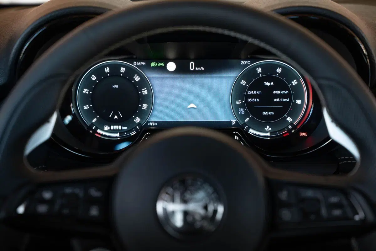 Alfa Romeo Tonale restyling USA: una sola ricetta, 2.0 turbo AWD e addio plug-in (29)