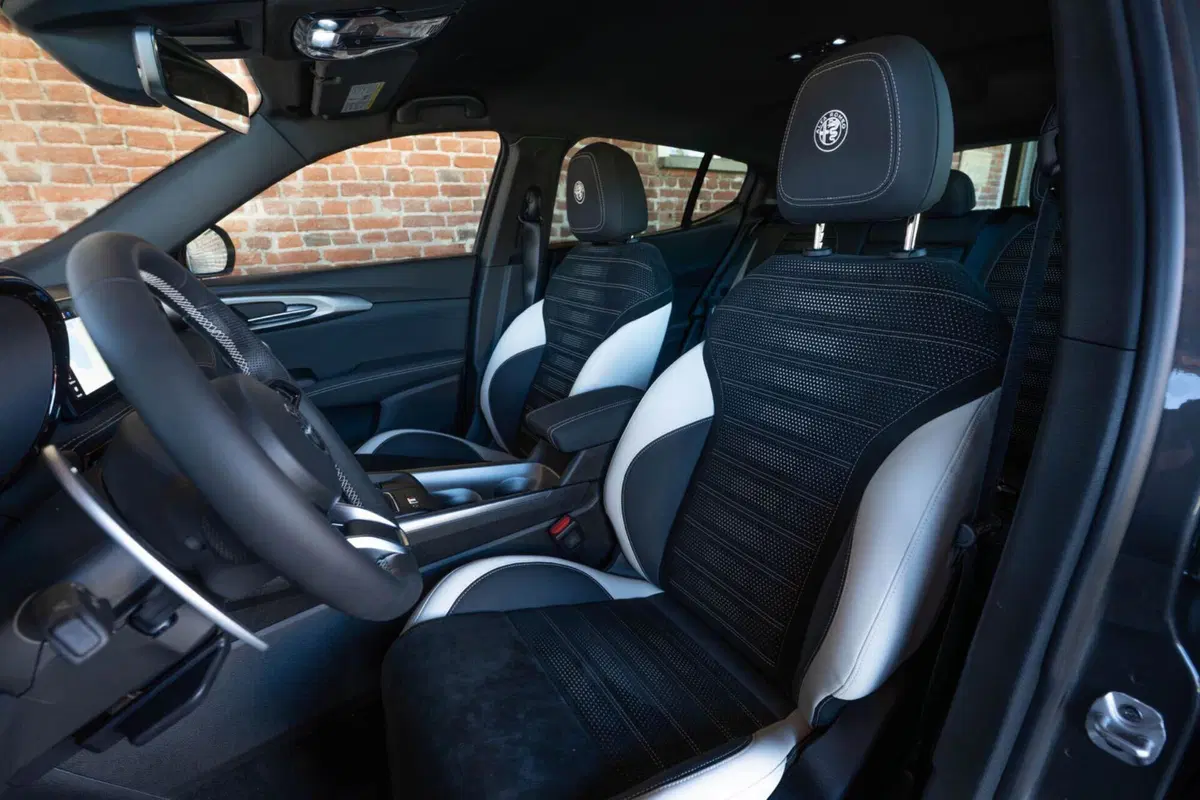 Alfa Romeo Tonale restyling USA: una sola ricetta, 2.0 turbo AWD e addio plug-in (31)