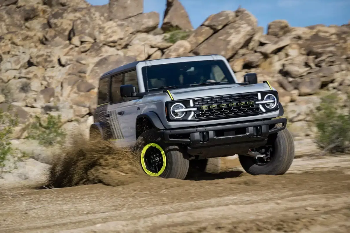 Ford Bronco RTR 2027: il SUV off‑road che sfida il Raptor ad un prezzo più accessibile (2)