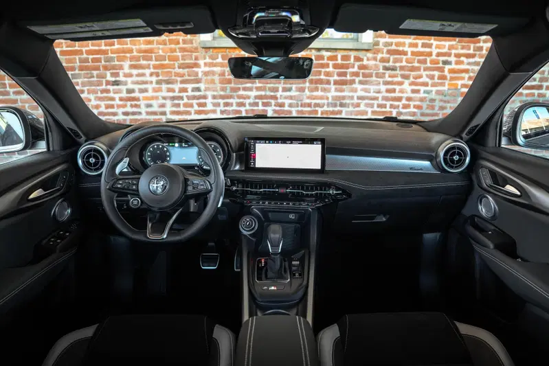 Alfa Romeo Tonale 2026 USA interni