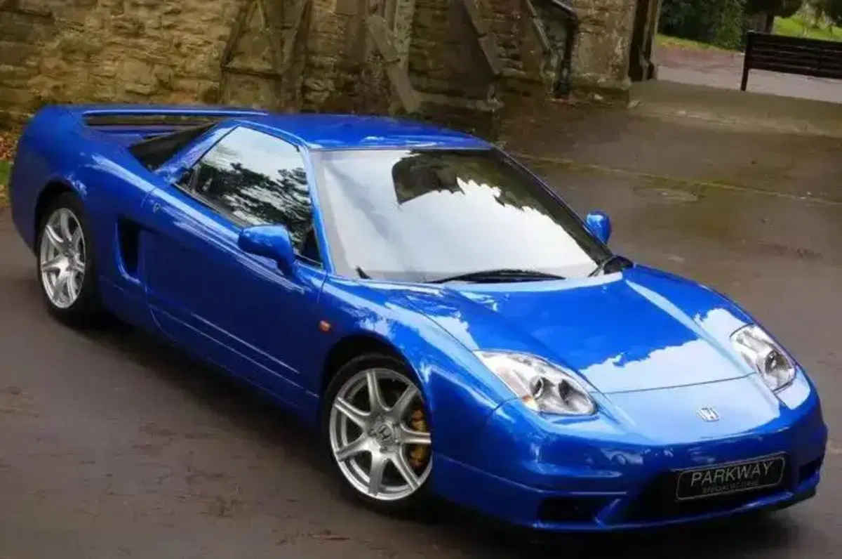 Rowan Atkinson, il collezionista che guida davvero le sue auto: dalla McLaren F1 alla Lexus LFA. (2)