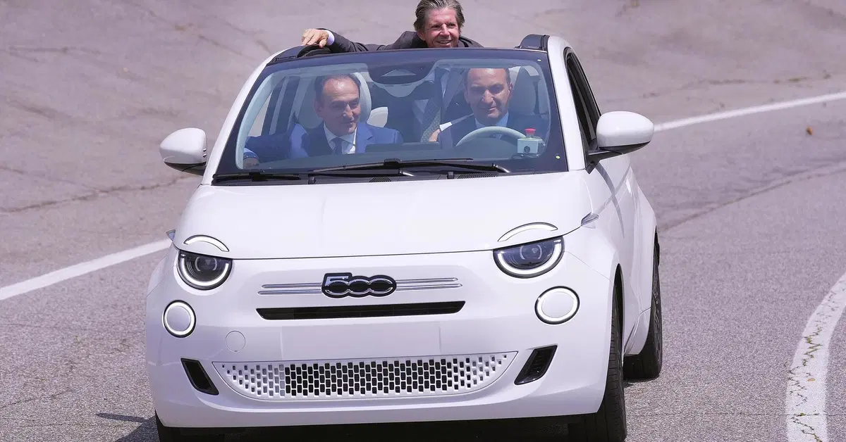 Fiat rilancia la provocazione: &ldquo;Panda e 500 pi&ugrave; lente per togliere gli Adas e abbassare i prezzi&rdquo;