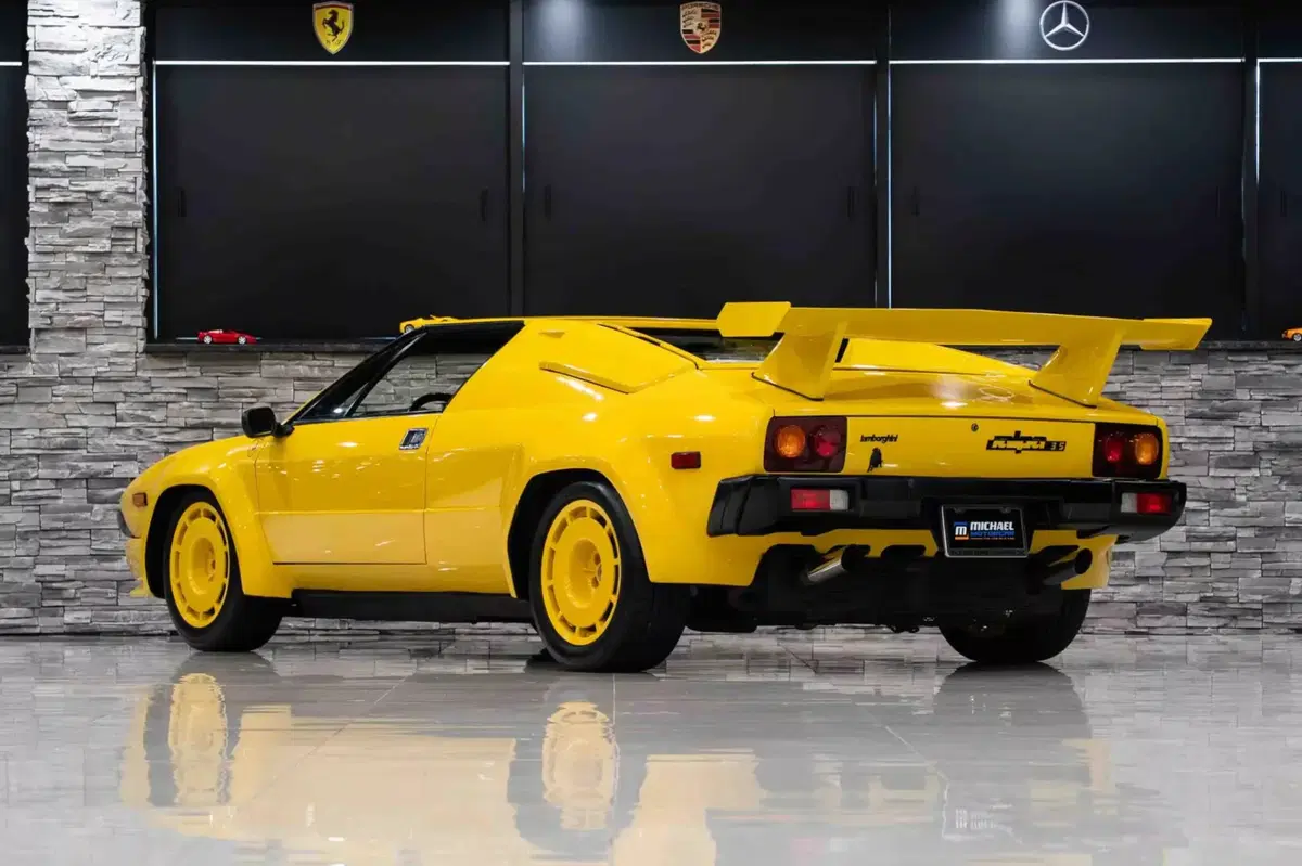 Lamborghini Jalpa Giallo Fly: la supersportiva anni ’80 più rara che puoi comprare (10)
