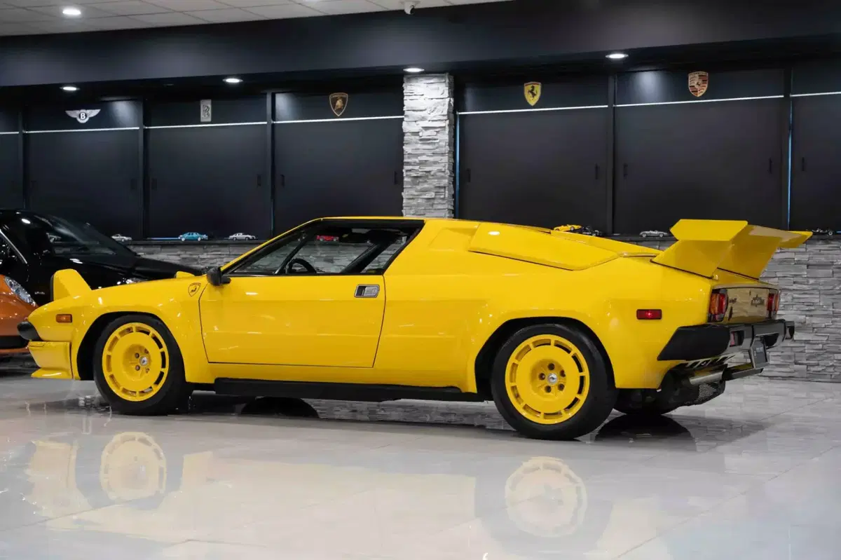 Lamborghini Jalpa Giallo Fly: la supersportiva anni ’80 più rara che puoi comprare (11)