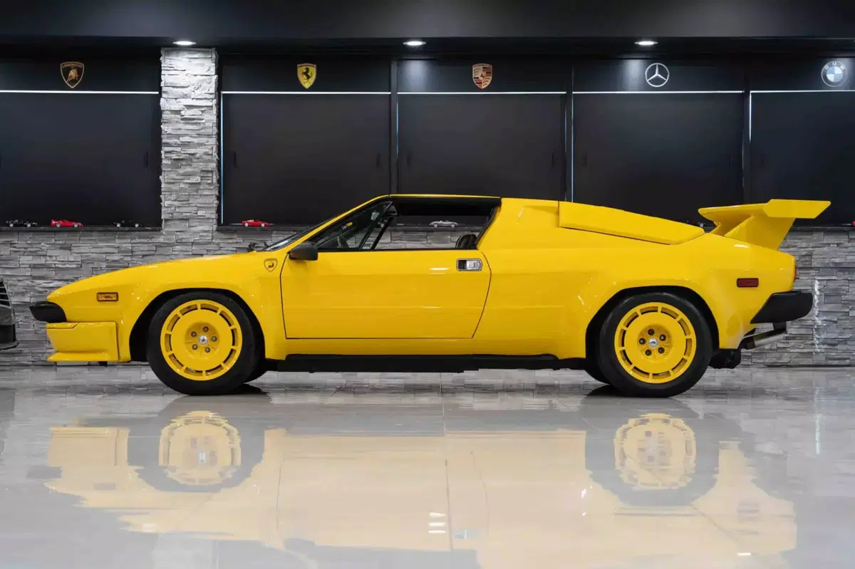 Lamborghini Jalpa Giallo Fly: la supersportiva anni ’80 più rara che puoi comprare (12)
