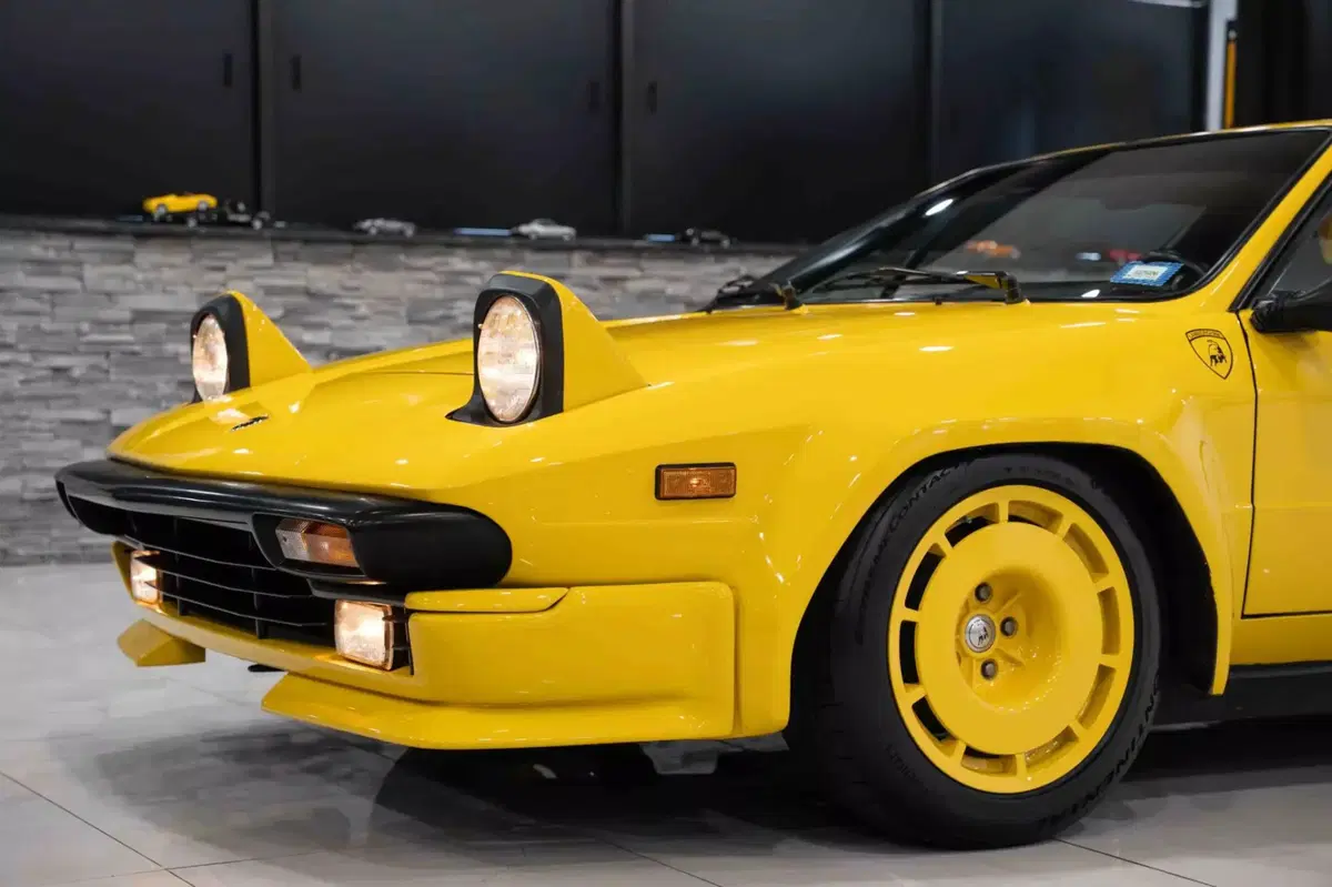 Lamborghini Jalpa Giallo Fly: la supersportiva anni ’80 più rara che puoi comprare (13)