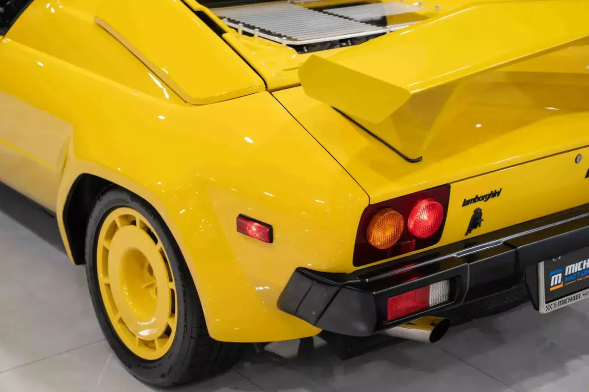 Lamborghini Jalpa Giallo Fly: la supersportiva anni ’80 più rara che puoi comprare (14)