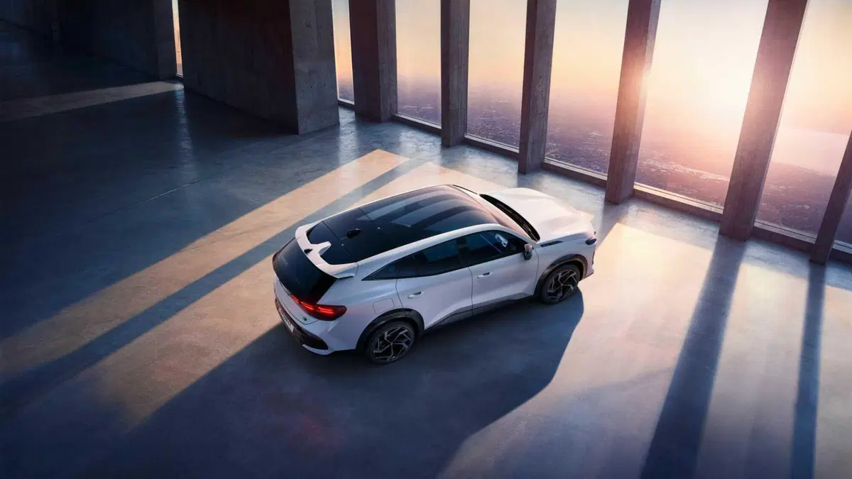 Renault Filante: il crossover da 250 CV che segna il ritorno della Losanga nel premium (19)
