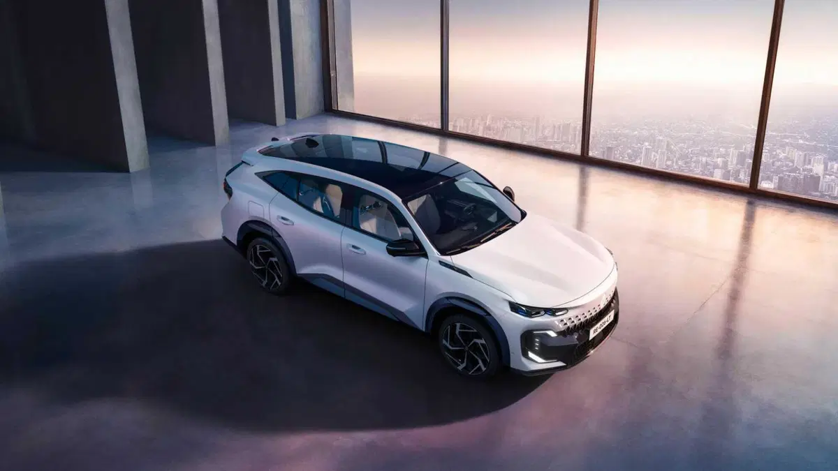 Renault Filante: il crossover da 250 CV che segna il ritorno della Losanga nel premium (20)