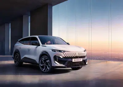 Renault Filante: il crossover da 250 CV che segna il ritorno della Losanga nel premium