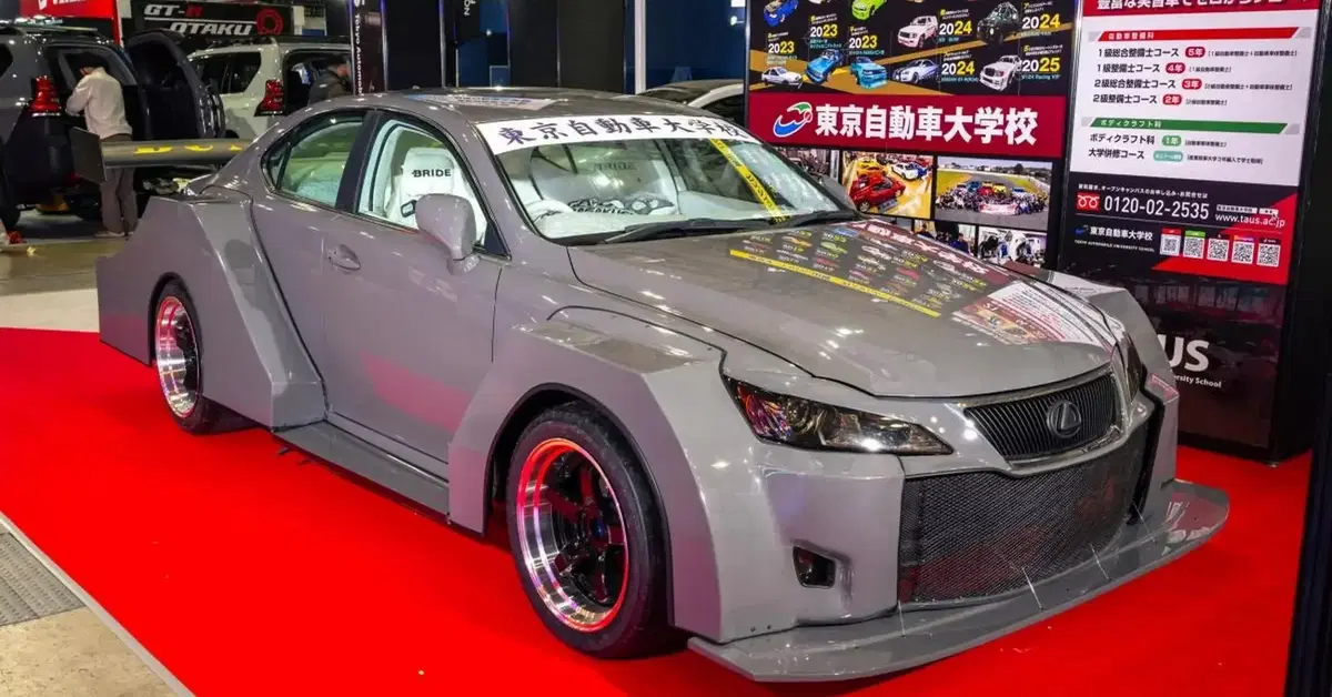 Questa Lexus sembra uscita da Minecraft: &egrave; l&rsquo;auto pi&ugrave; strana del Tokyo Auto Salon 2026