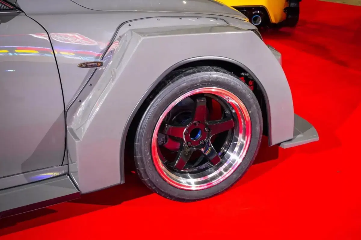 Questa Lexus sembra uscita da Minecraft: è l’auto più strana del Tokyo Auto Salon 2026 (4)
