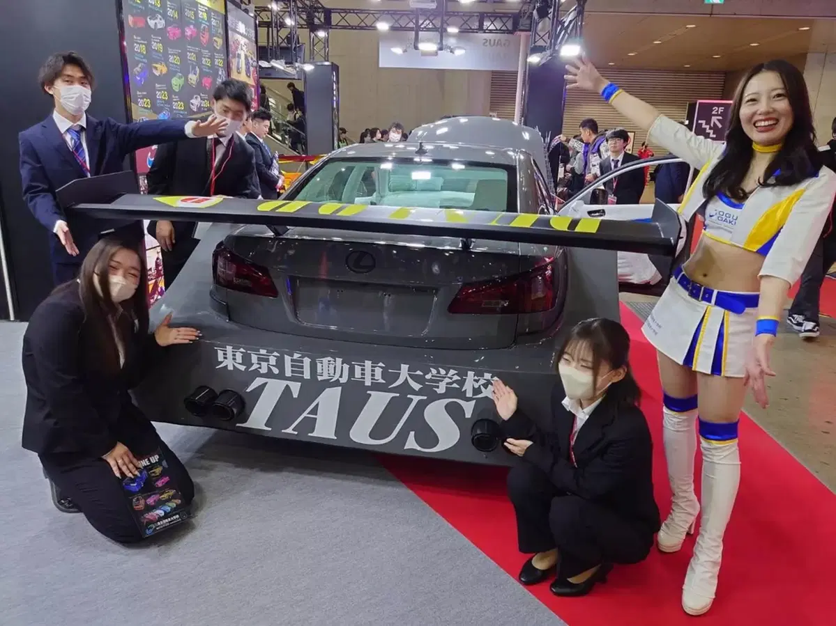 Questa Lexus sembra uscita da Minecraft: è l’auto più strana del Tokyo Auto Salon 2026 (12)
