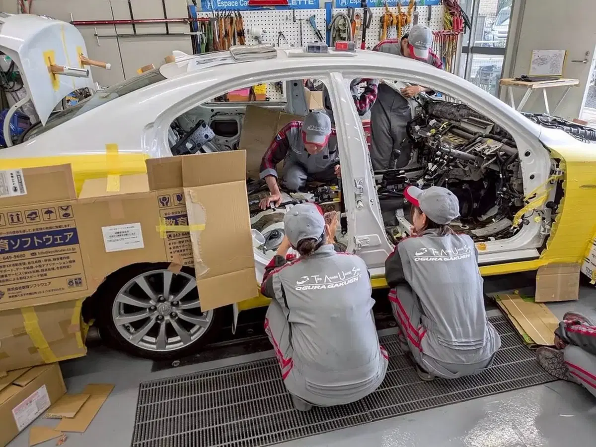 Questa Lexus sembra uscita da Minecraft: è l’auto più strana del Tokyo Auto Salon 2026 (13)