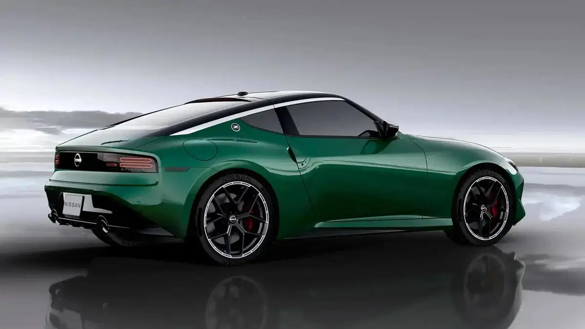 Nissan Z 2027: il restyling porta il cambio manuale sulla NISMO e gli appassionati esultano (2)
