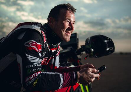 Dakar 2026. T12. Il sangue freddo di Brabec, Honda, e Al Attiyah, Dacia, la resistenza vana di Benavides, KTM, Roma e Ekstrom, Ford