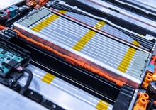 Batterie auto elettriche: quanto durano davvero? Uno studio su 22.700 veicoli svela la verità