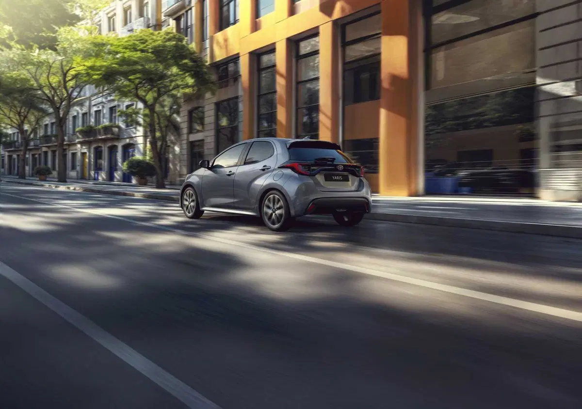 Toyota Yaris 2026: più tecnologia, nuovo look e un prezzo che parte da 19.950 euro (2)