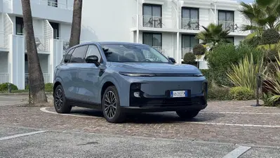 Leapmotor B10: elettrica o ibrida REEV? In Italia i prezzi sono (quasi) identici