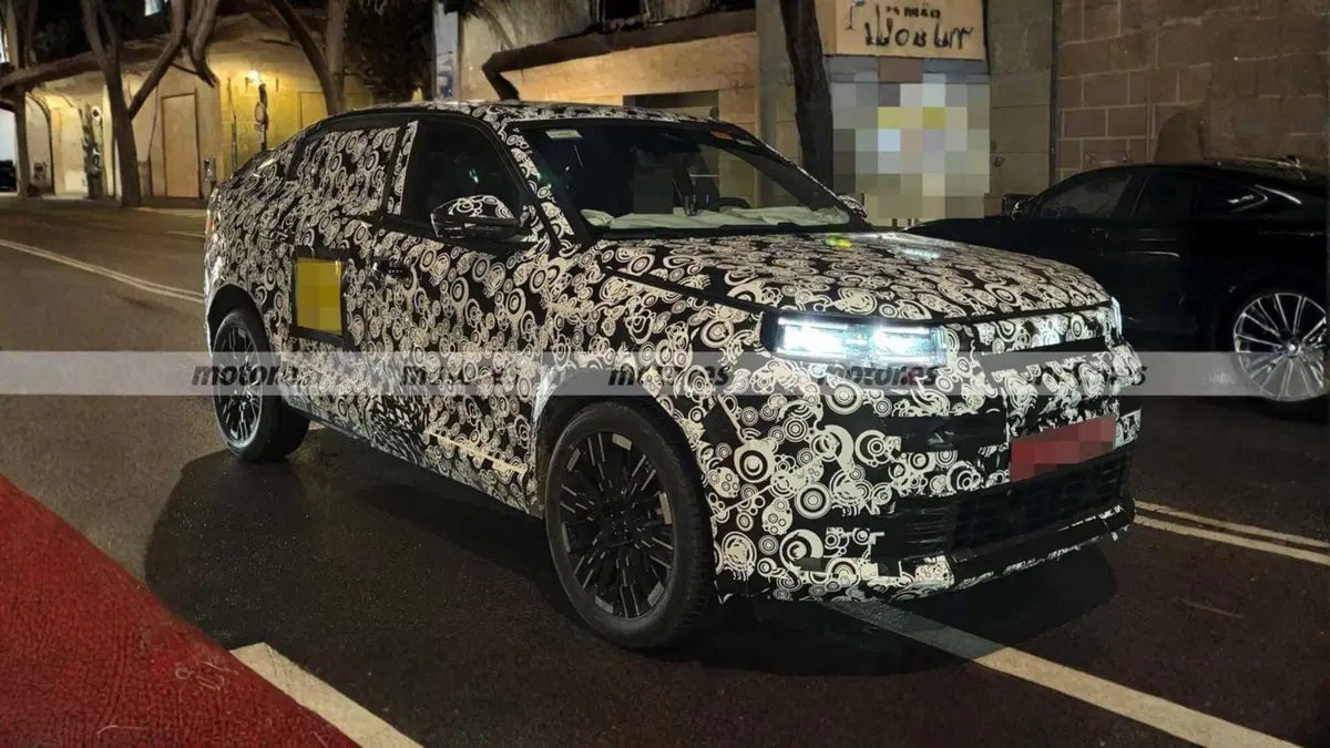 Fiat Fastback 2026: la variante coupé si scopre e rivela un carattere inaspettato [Foto Spia] (2)