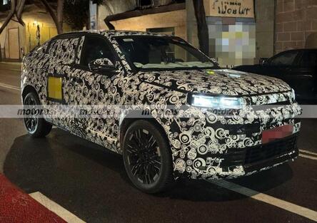 Fiat Fastback 2026: la variante coupé si scopre e rivela un carattere inaspettato [Foto Spia]