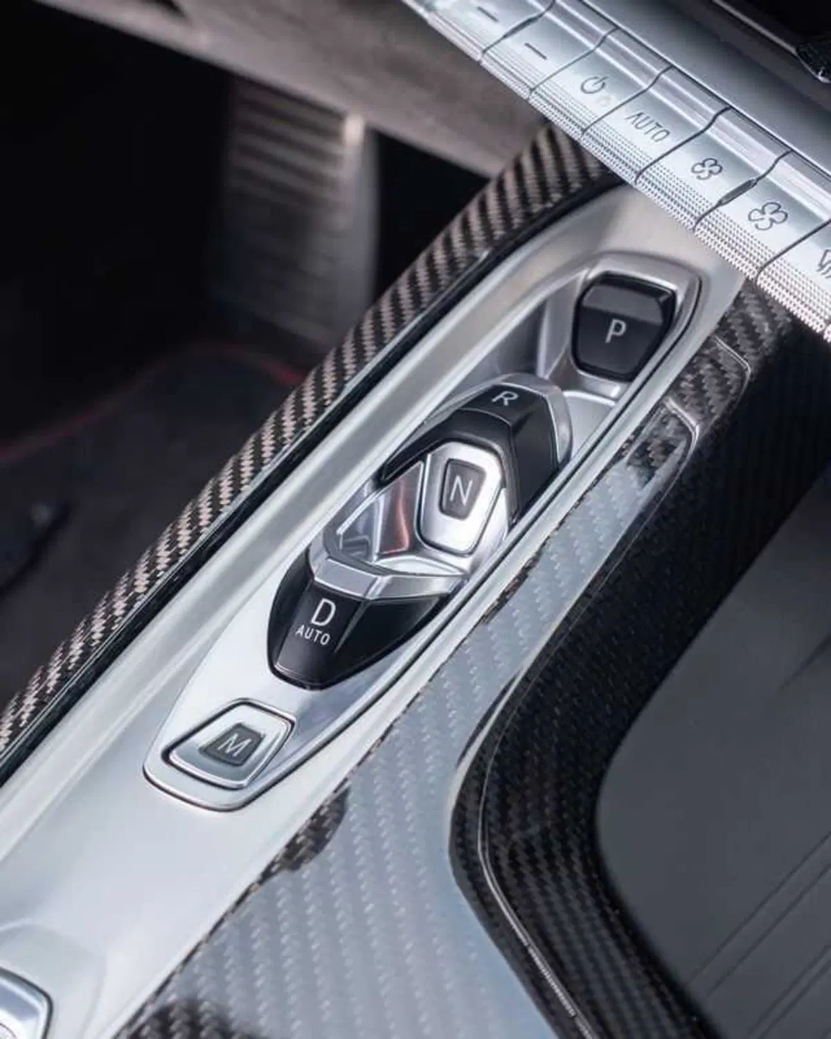 Corvette ZR1 da 1.064 CV: la supercar americana più potente di sempre sbarca in Europa (3)