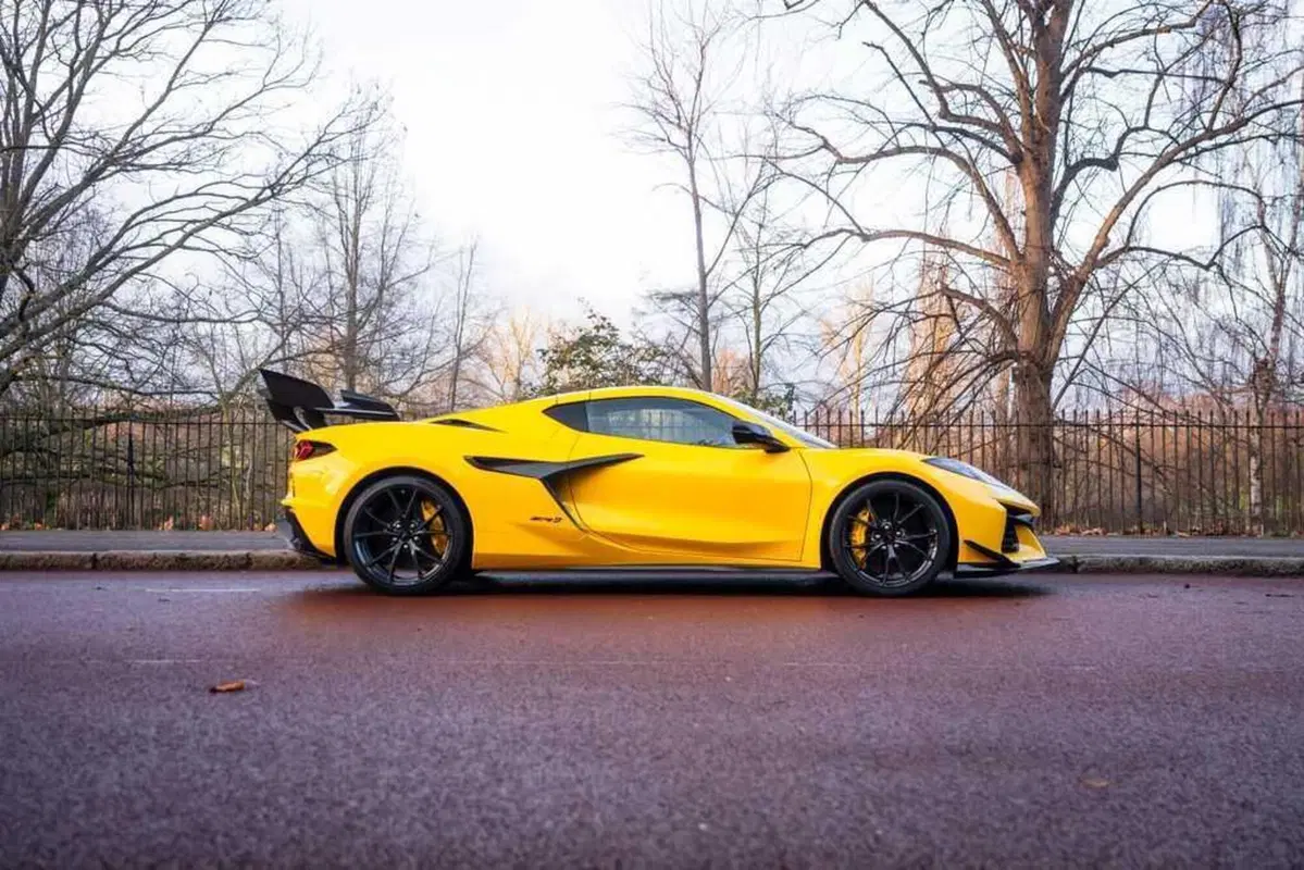 Corvette ZR1 da 1.064 CV: la supercar americana più potente di sempre sbarca in Europa (7)