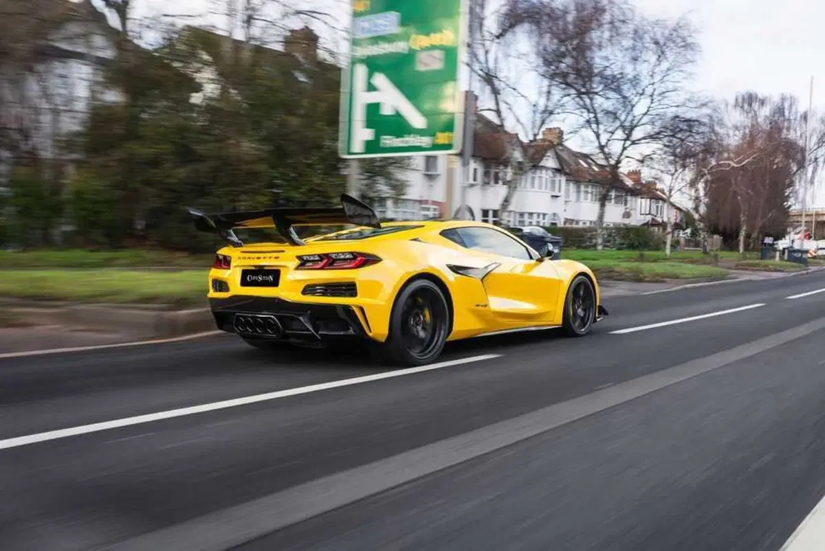 Corvette ZR1 da 1.064 CV: la supercar americana più potente di sempre sbarca in Europa (10)