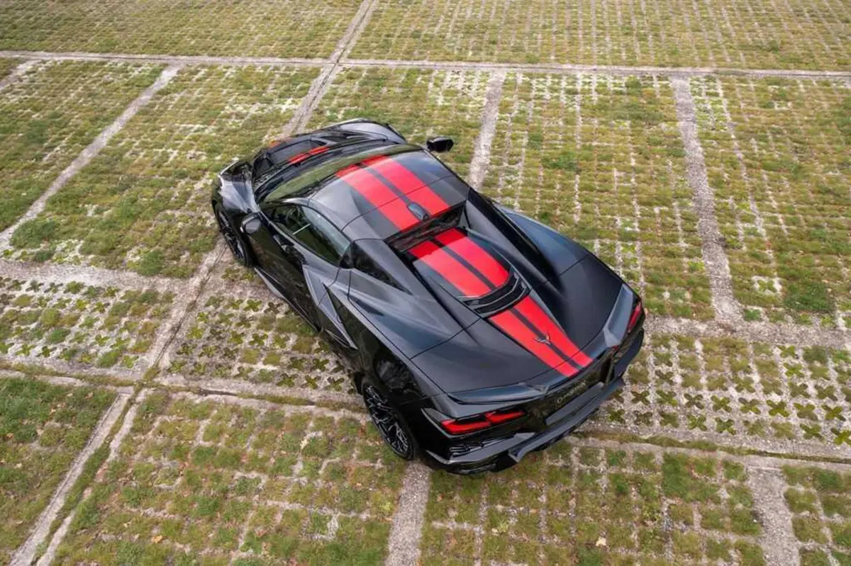 Corvette ZR1 da 1.064 CV: la supercar americana più potente di sempre sbarca in Europa (11)