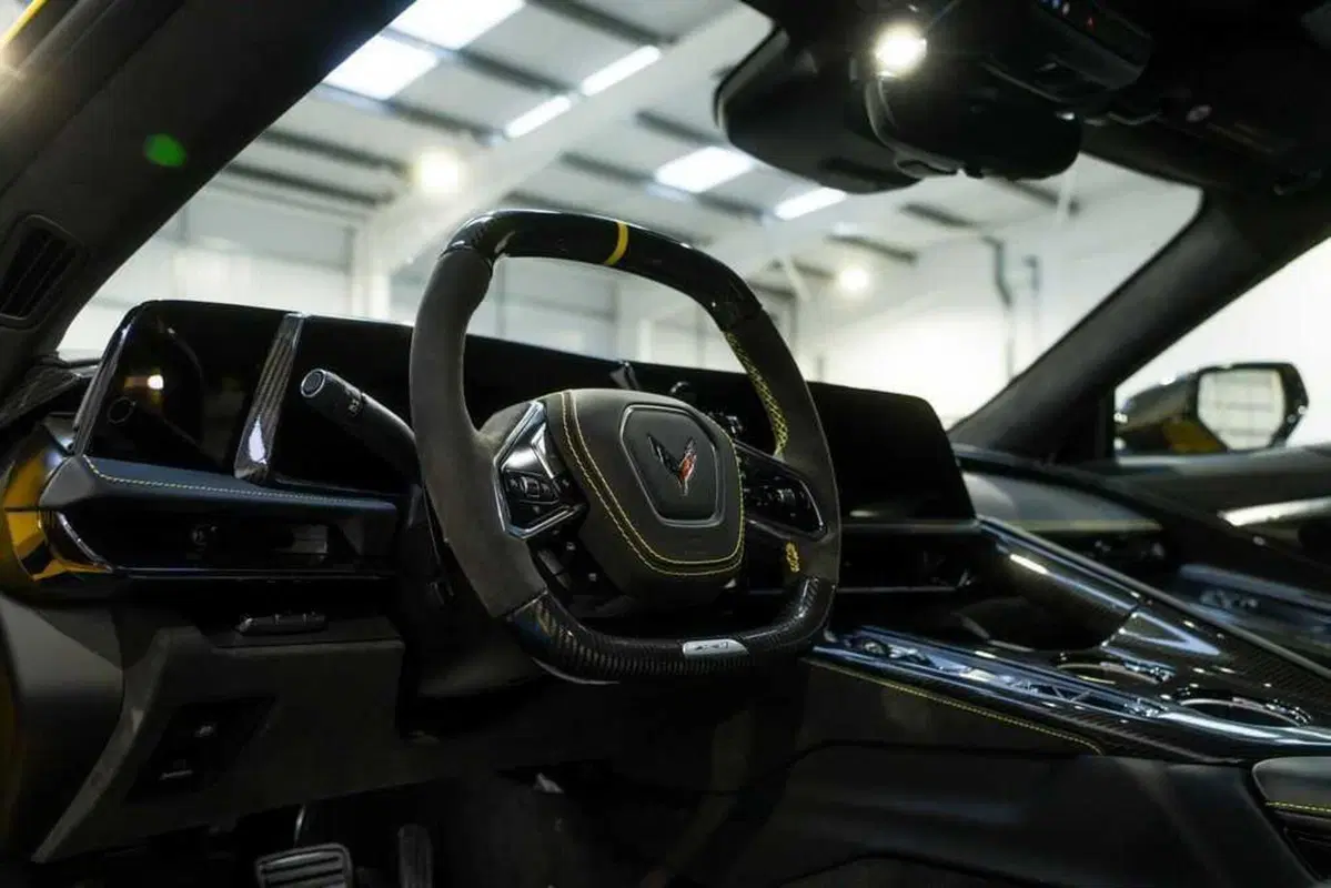 Corvette ZR1 da 1.064 CV: la supercar americana più potente di sempre sbarca in Europa (12)