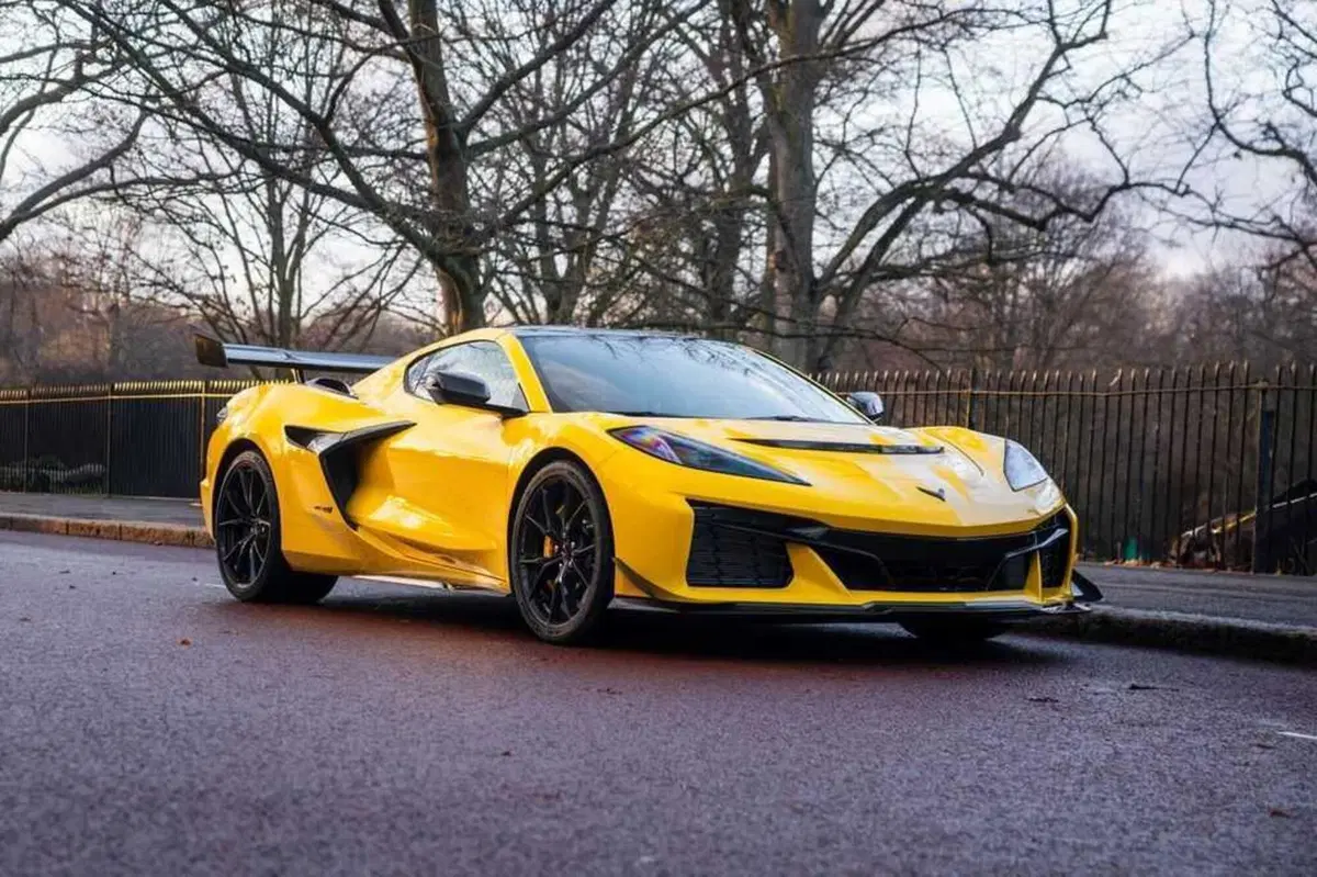Corvette ZR1 da 1.064 CV: la supercar americana più potente di sempre sbarca in Europa (15)