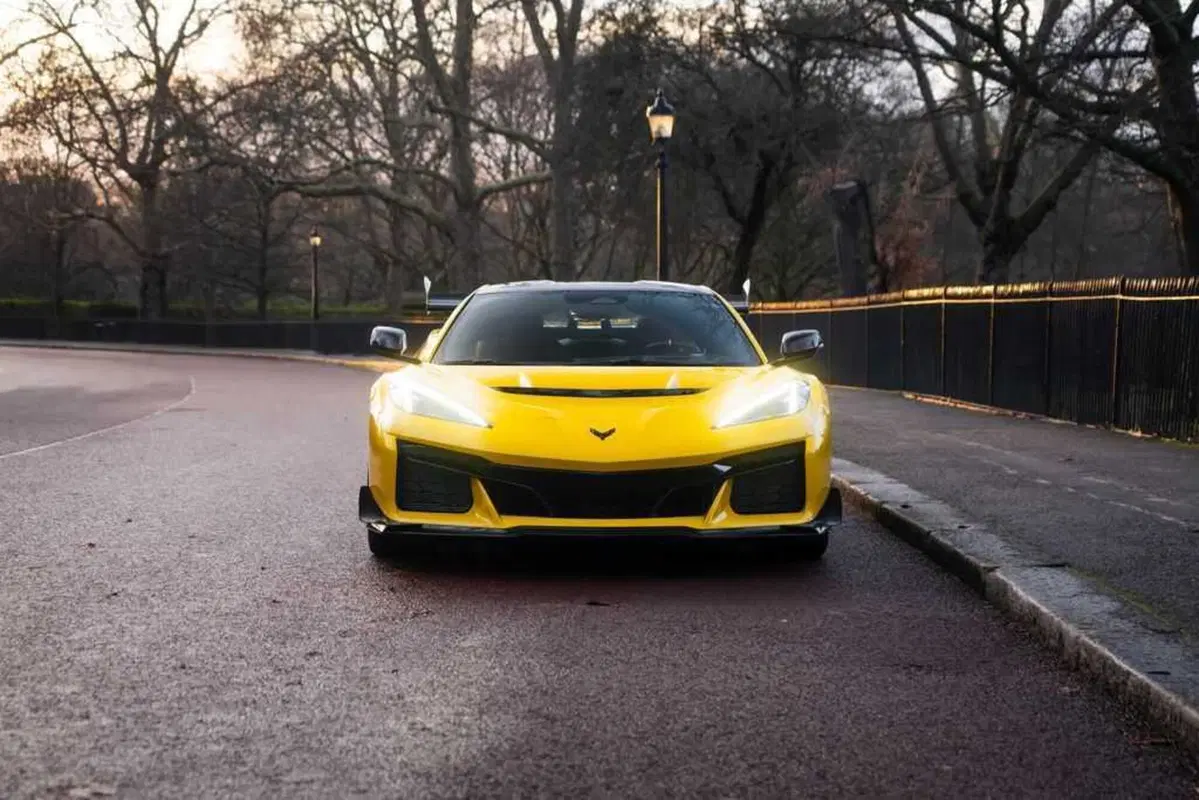 Corvette ZR1 da 1.064 CV: la supercar americana più potente di sempre sbarca in Europa (22)