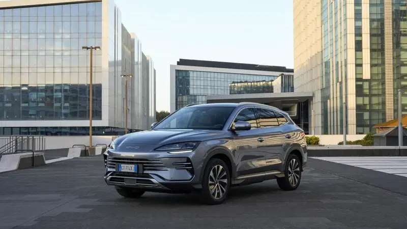 Auto cinesi in Italia: nel 2025 &egrave; boom di vendite. Una su dodici &egrave; Made in China