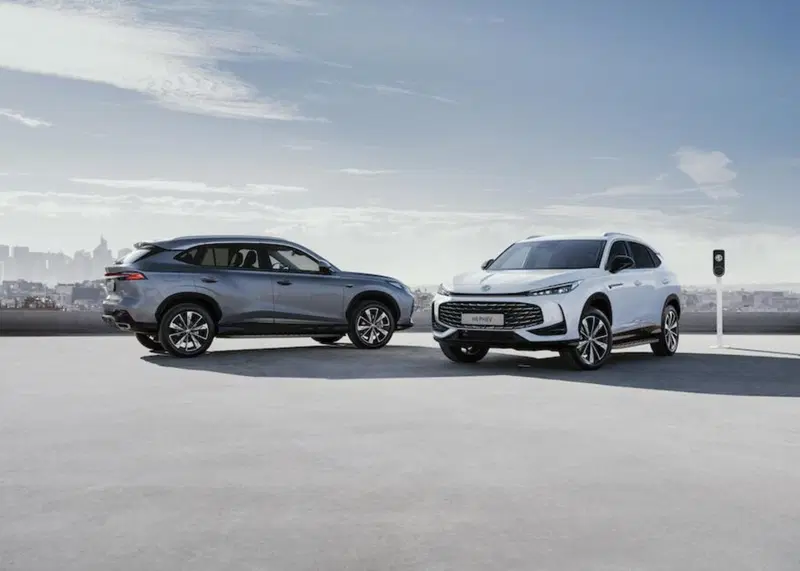 MG ZS Hybrid+ e MG HS vista esterni