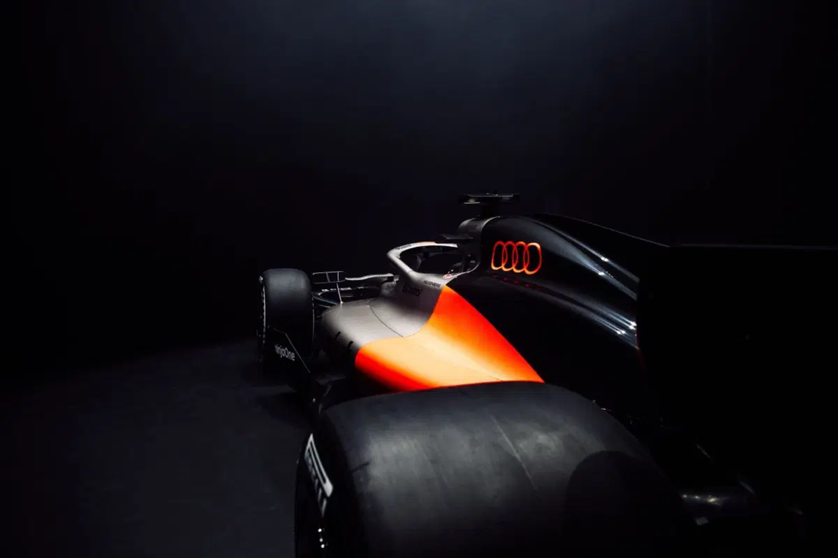 Comincia l’era di Audi in Formula 1: svelata la livrea della R26 di Nico Hulkenberg e Gabriel Bortoleto (7)