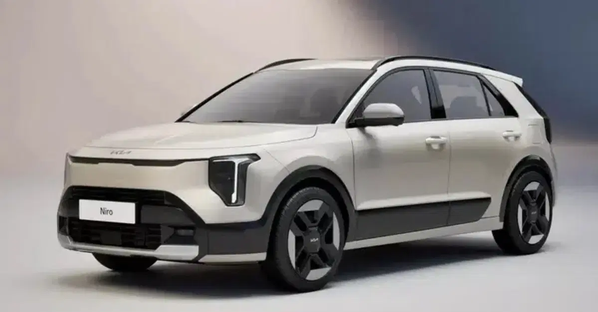 Nuova Kia Niro, ecco come cambia: restyling completo e maxi schermi a bordo