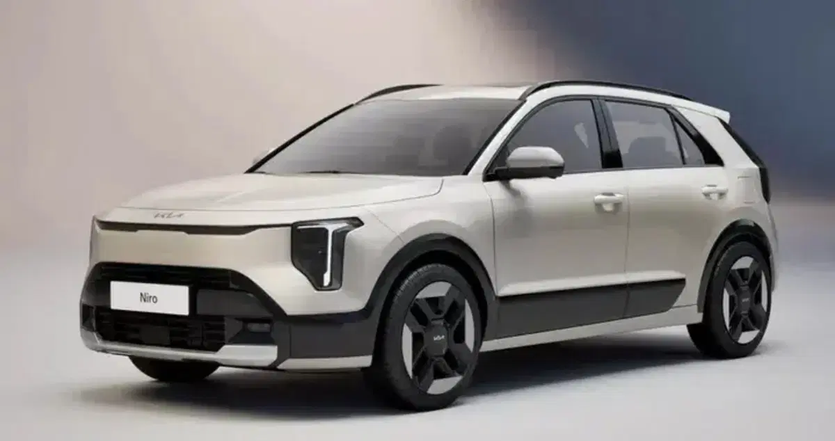 Nuova Kia Niro, ecco come cambia: restyling completo e maxi schermi a bordo