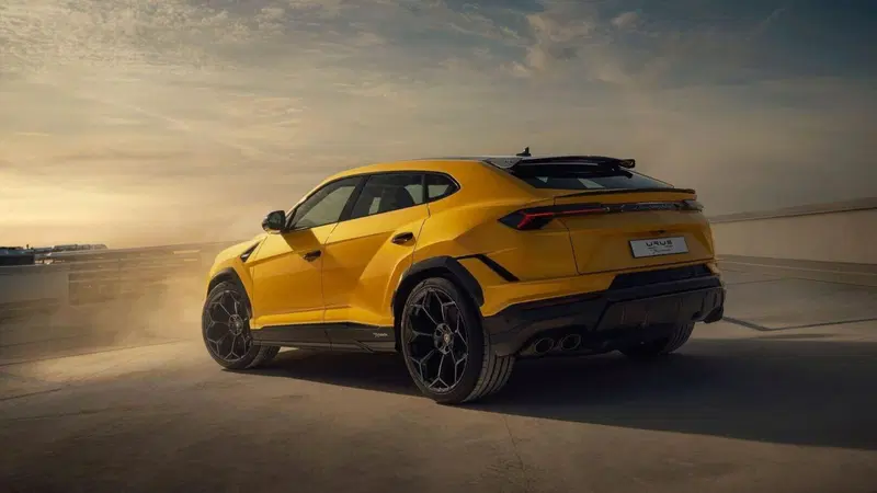 Lamborghini: nuovo record di vendite nel 2025, spinta (ancora) dal SUV Urus e dall&rsquo;elettrificazione
